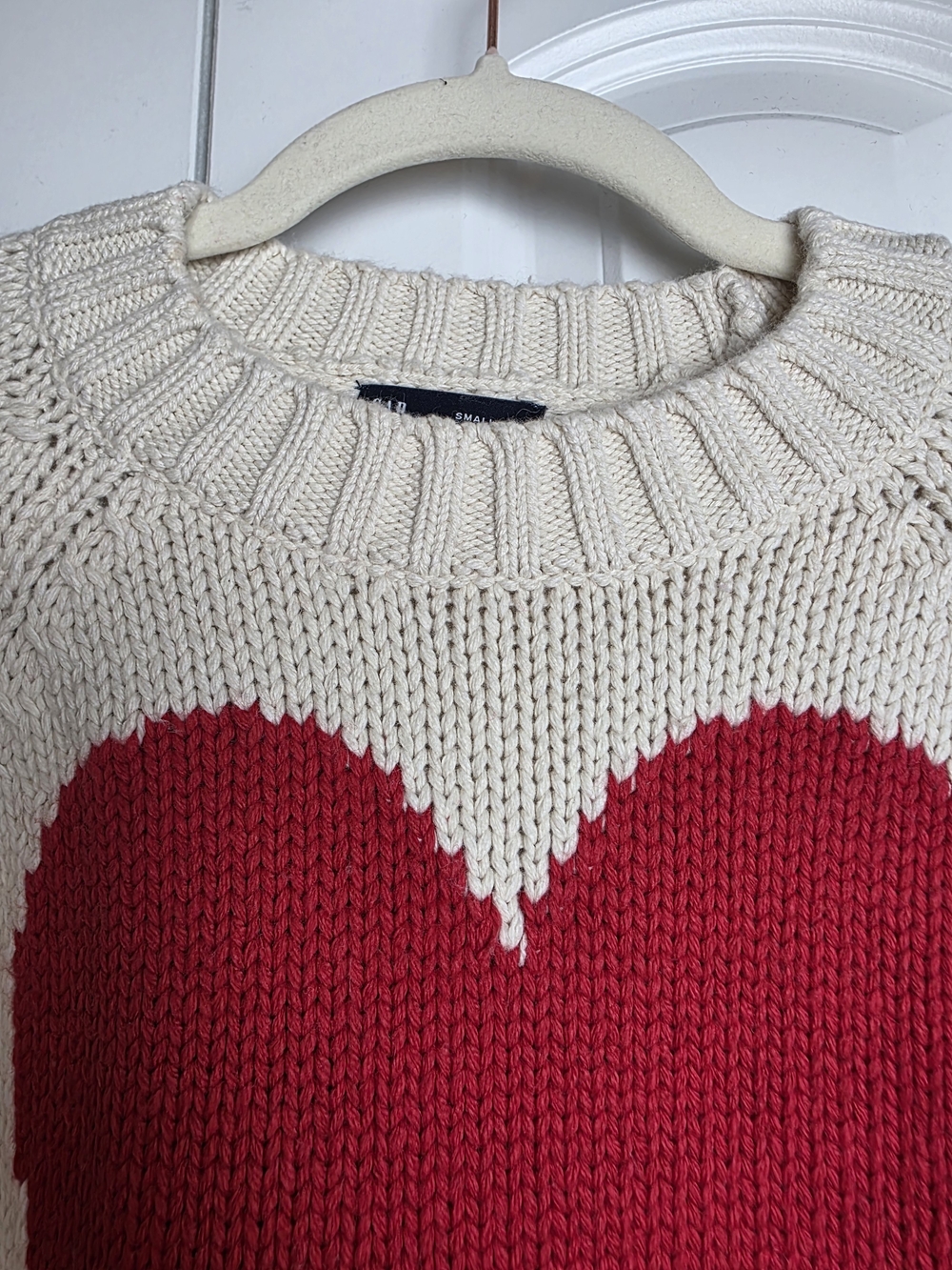 Gap Cream & Red Heart Intarsia Knit Oversized Cropped Sweater – Size Small (S) - Picture 7 of 14